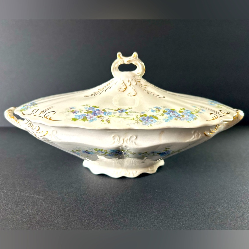 Antique Knowles Taylor & Knowles Blue Flowers Porcelain Covered serving bowl lid